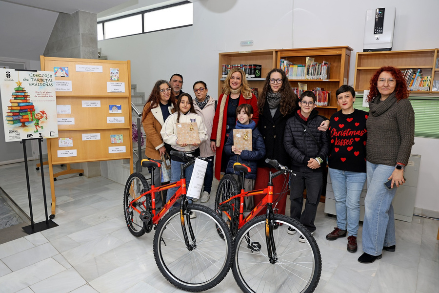 609 participantes en la Exposición de tarjetas de Navidad de la Biblioteca San José