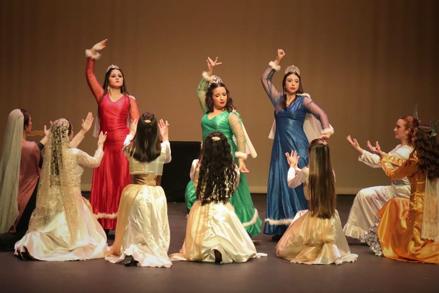 Más de 200 personas bailan a la Navidad con la Escuela de Danza Antonia de los Santos