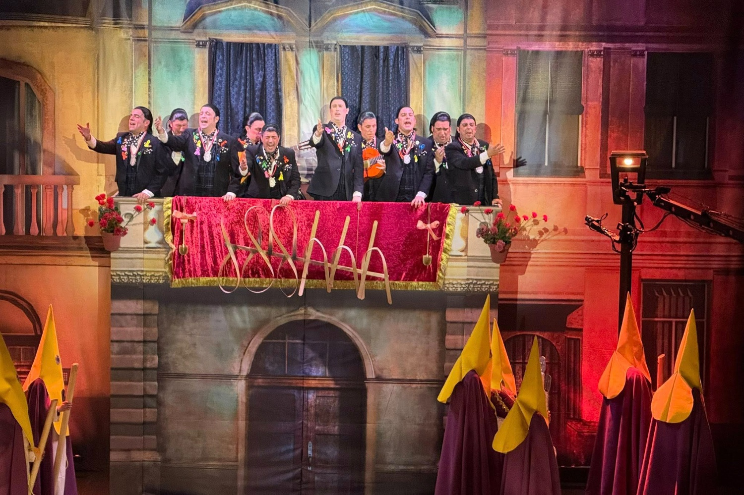 El Bizcocho monta la Carrera Oficial en las tablas del Gran Teatro Falla