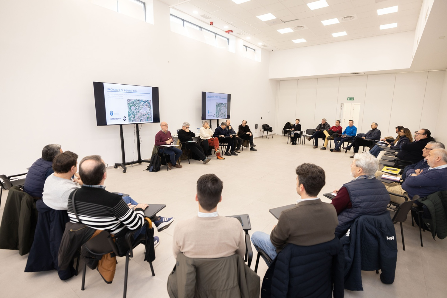 La redacción de la futura ordenación urbana del municipio, en marcha