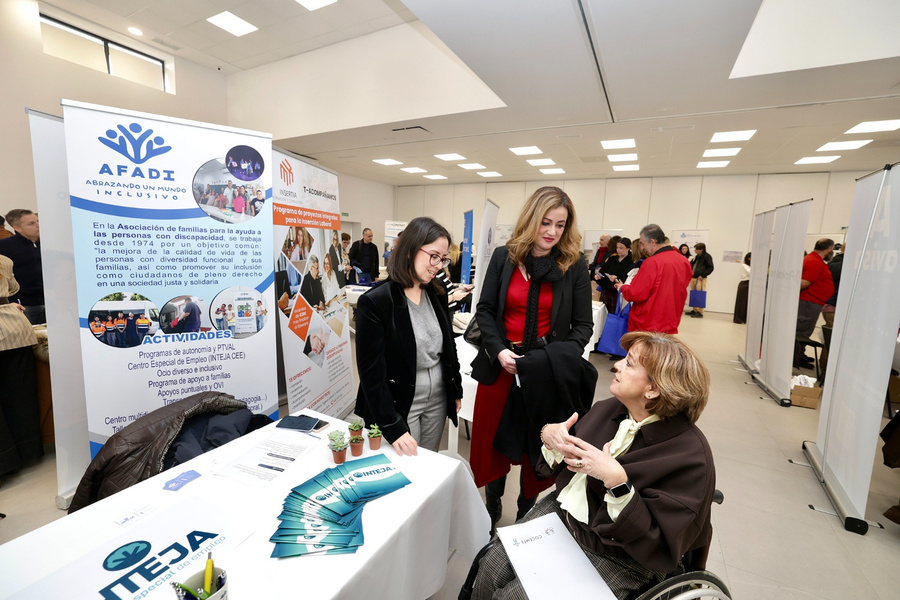 La Rinconada acoge una nueva edición de Feria de Empleo de COCEMFE Sevilla con éxito de público y empresas