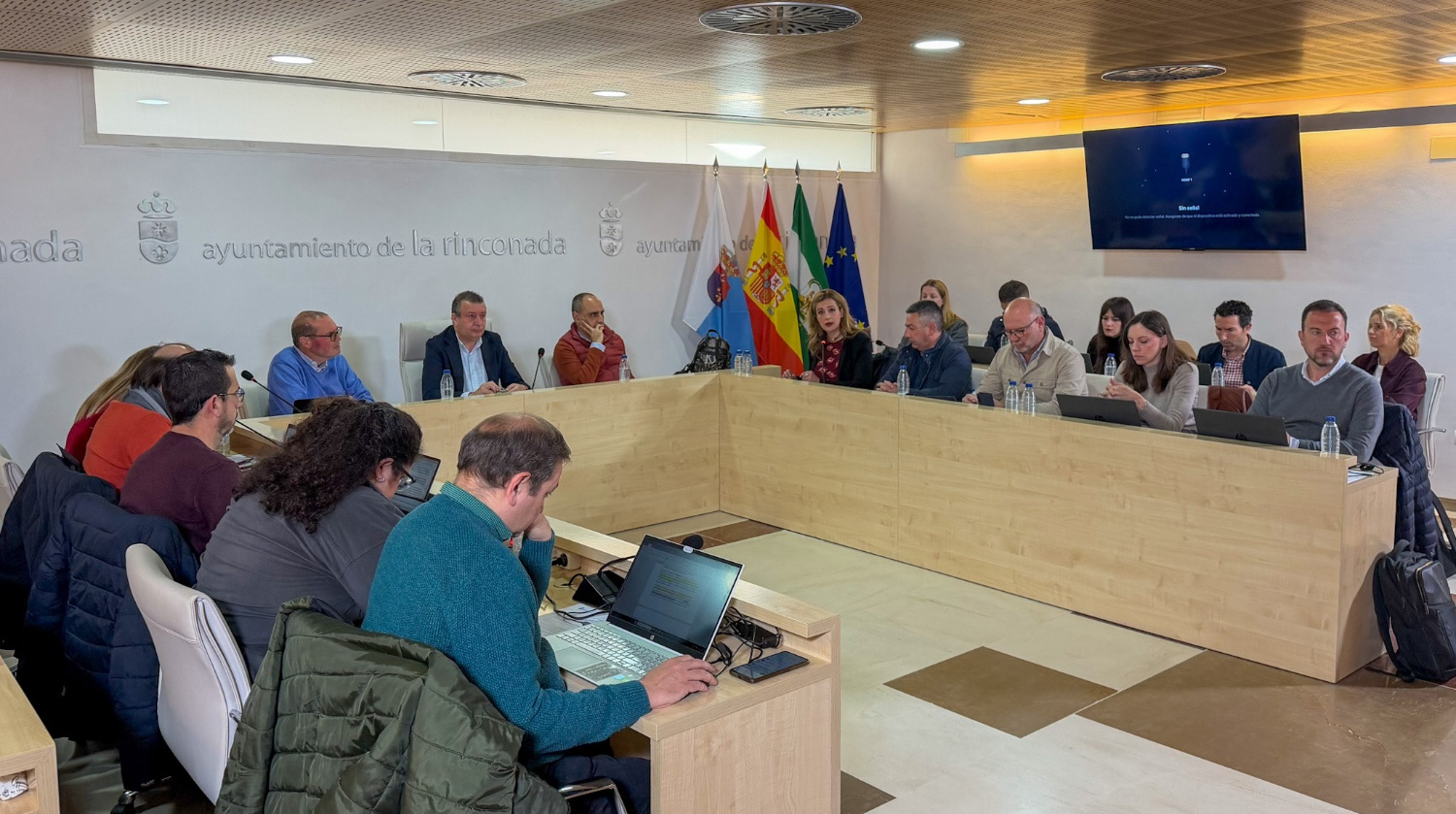 Javier Fernández vuelve a instar a la la Junta a ampliar Aerópolis