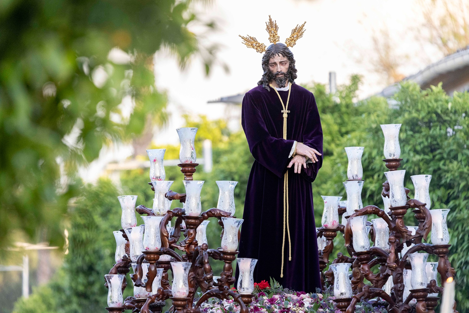 Sábado de Pasión. Arranca la Semana Santa de La Rinconada con el estreno de la Virgen de la Caridad 