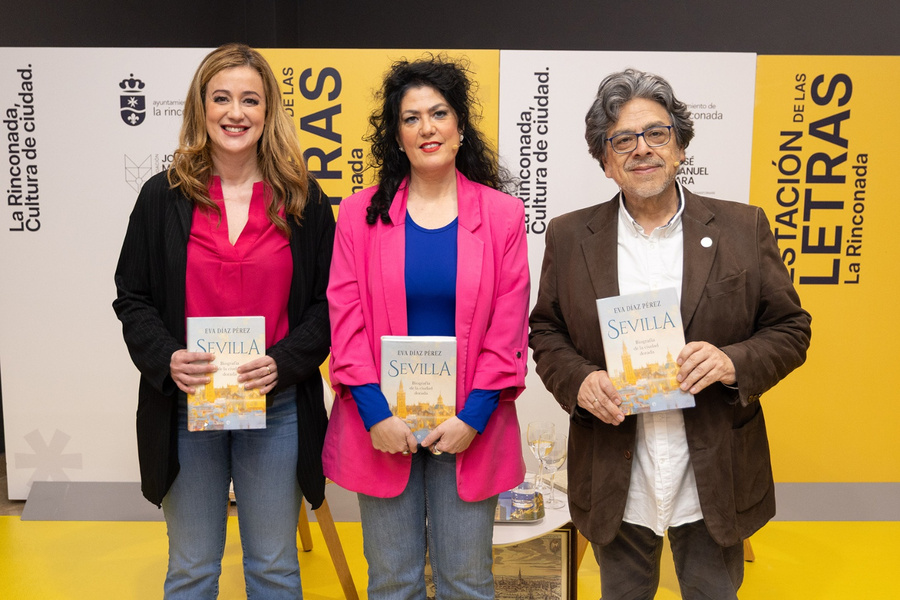 Eva Díaz Pérez: “Sevilla corre el riesgo de convertirse en un escenario para gente de paso”