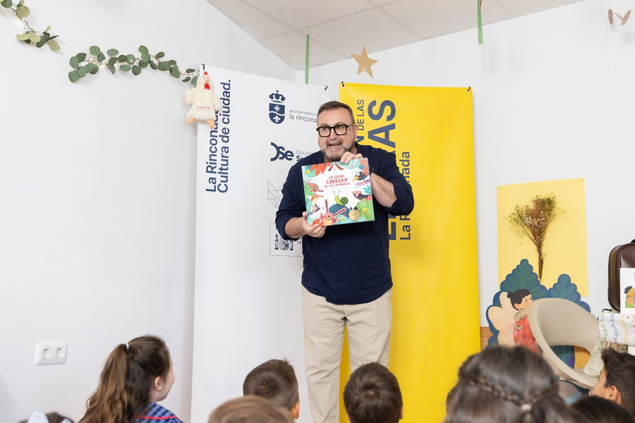 José Carlos Román despliega su universo de animales y aventuras en Estación de las Letras