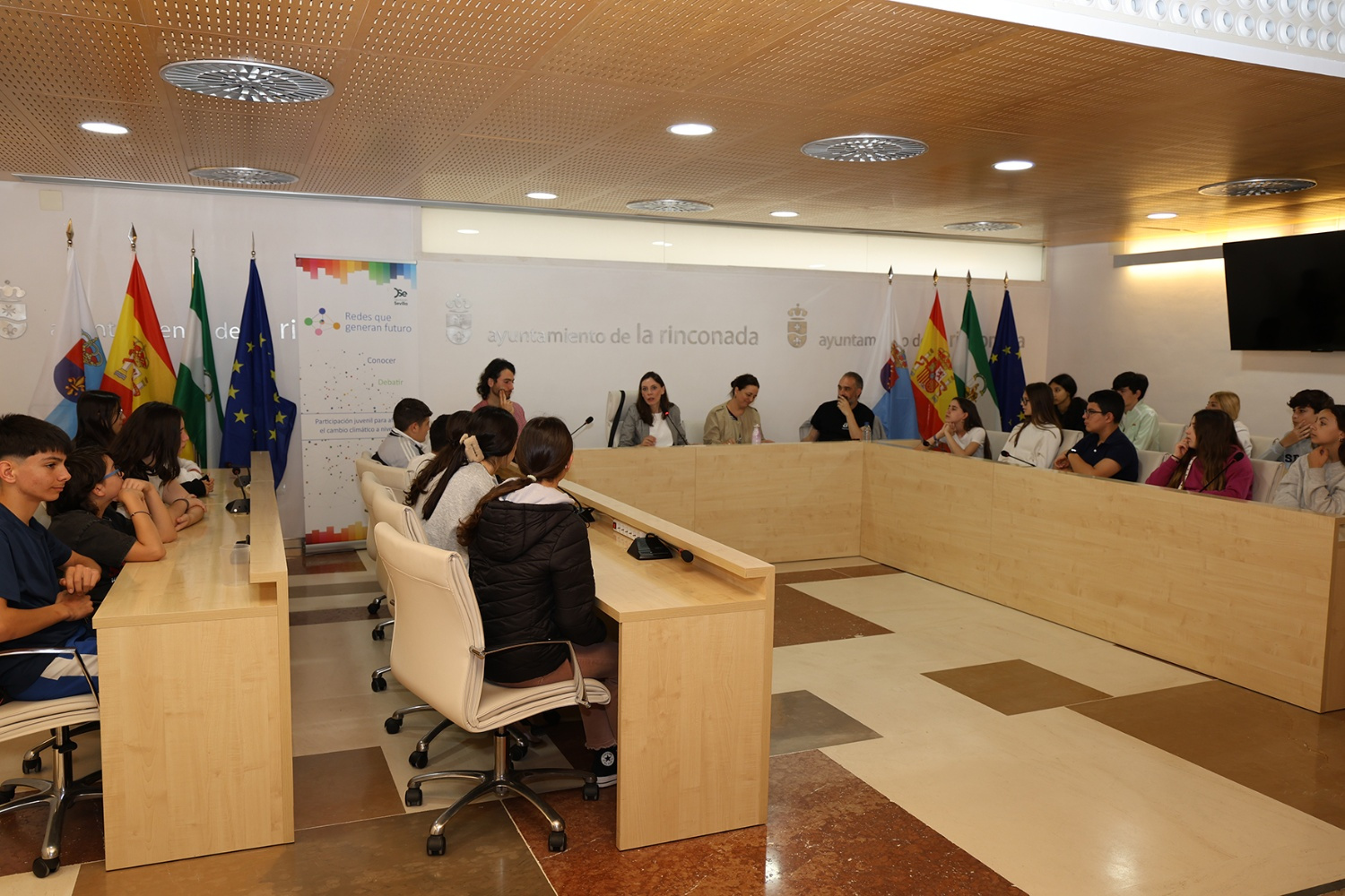 El IES Antonio de Ulloa lleva al Ayuntamiento propuestas de mejoras para el municipio