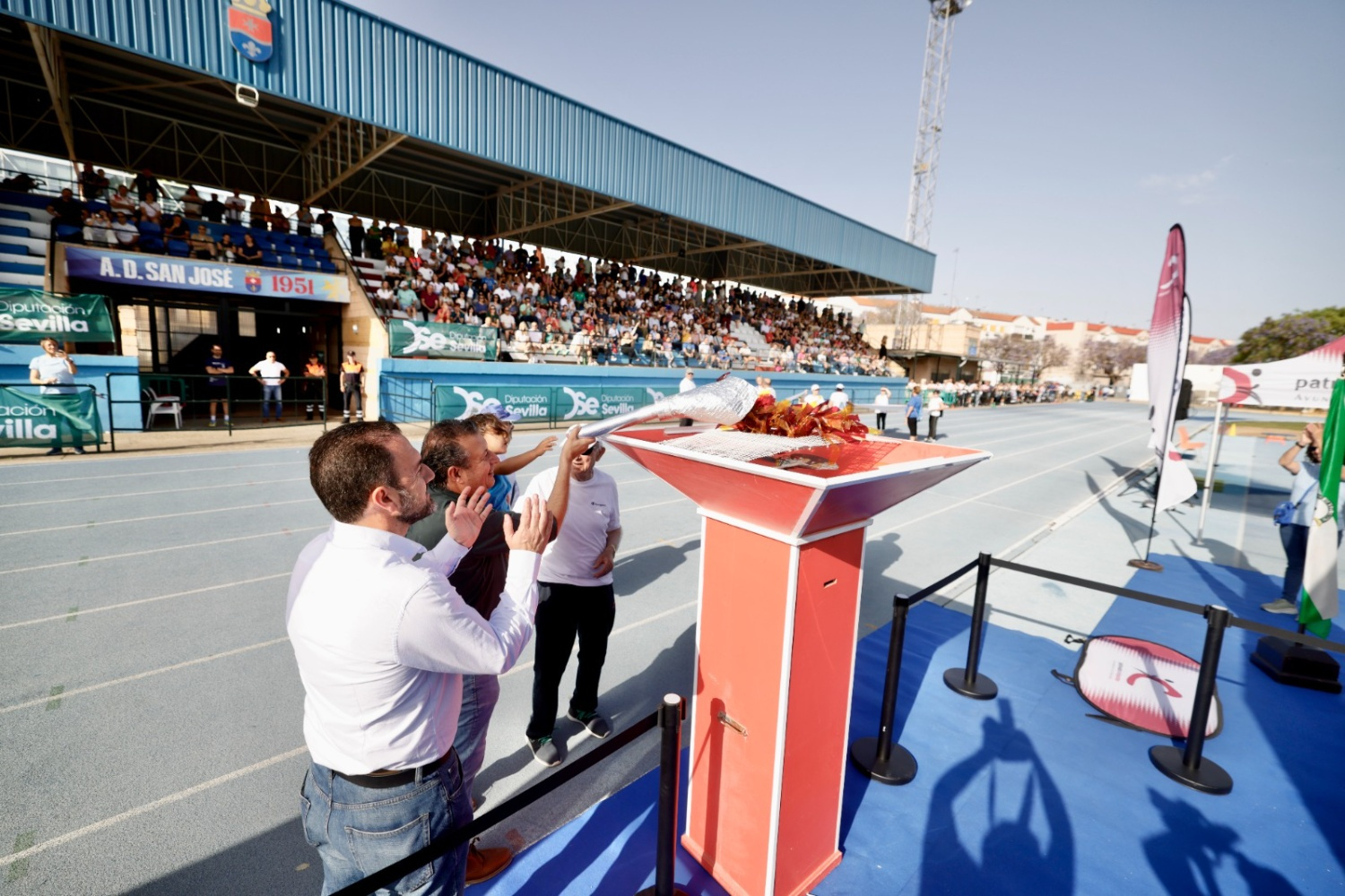 Más de 1.000 personas disfrutan de las XII Miniolimpiadas de Oro