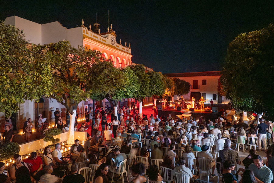 ECOS inunda el casco histórico de música, aromas y luces