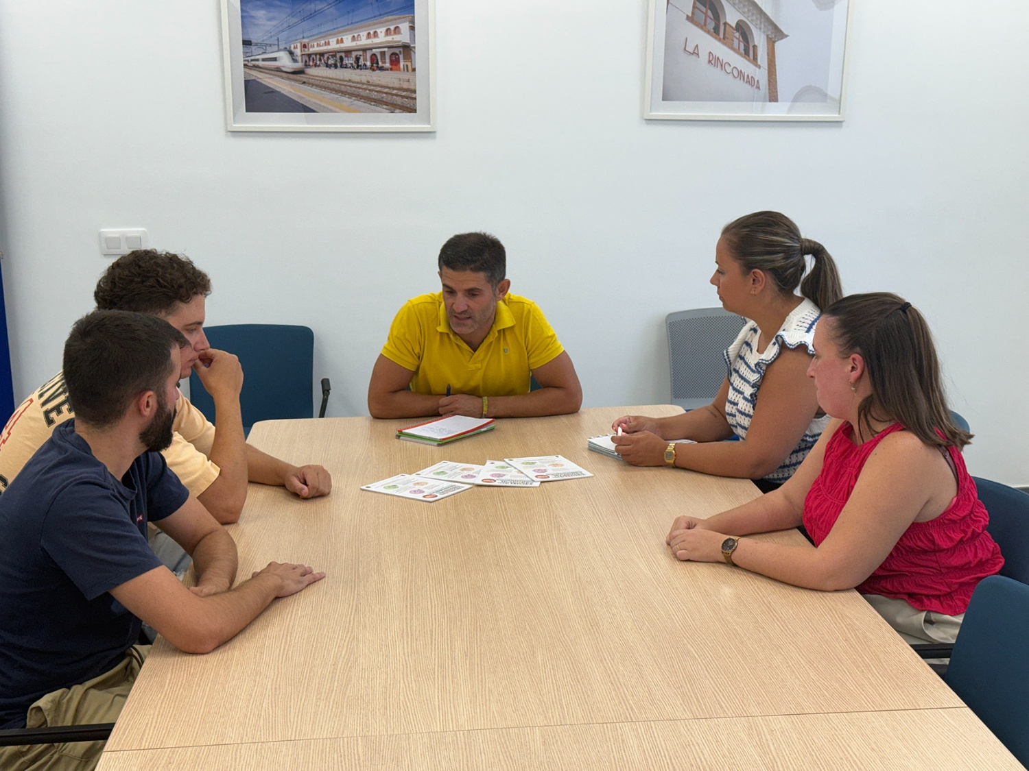 Reunión para dar forma a una nueva edición de la Escuela del Carnaval