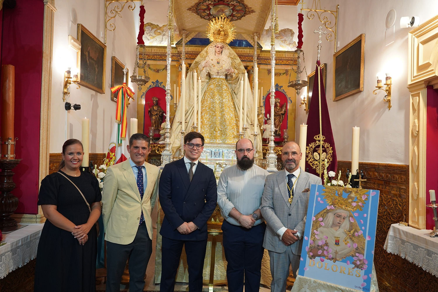 José Luis González viste de azul y oro a la Virgen de los Dolores en el cartel de las Fiestas Patron