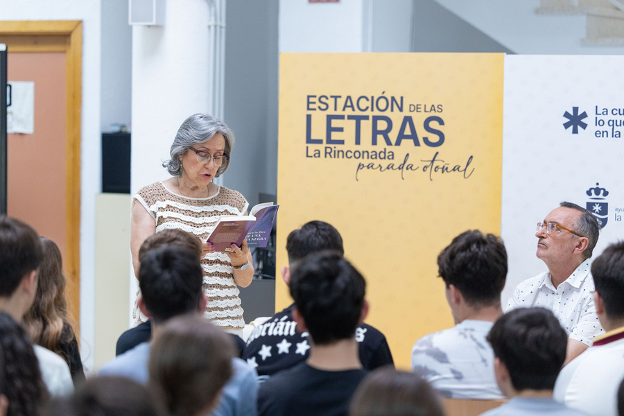 María Rosal: “La lectura es la que nos puede ayudar a formar nuestro pensamiento crítico”