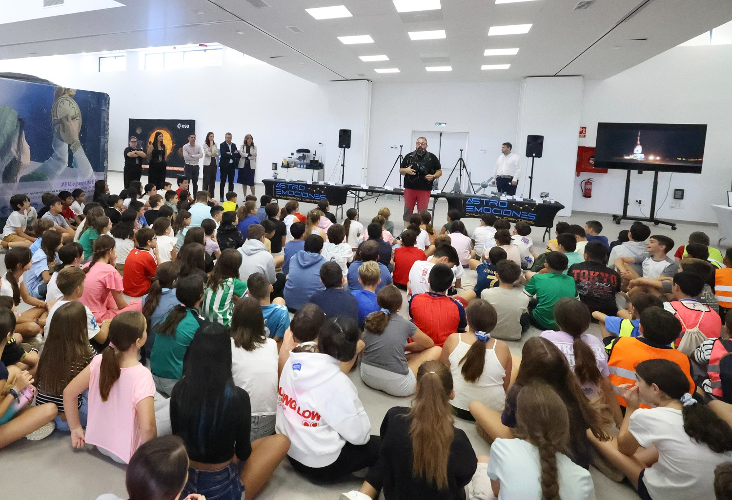 Más de 2.000 personas participan en el programa #EducaSpace La Rinconada para conocer los secretos d