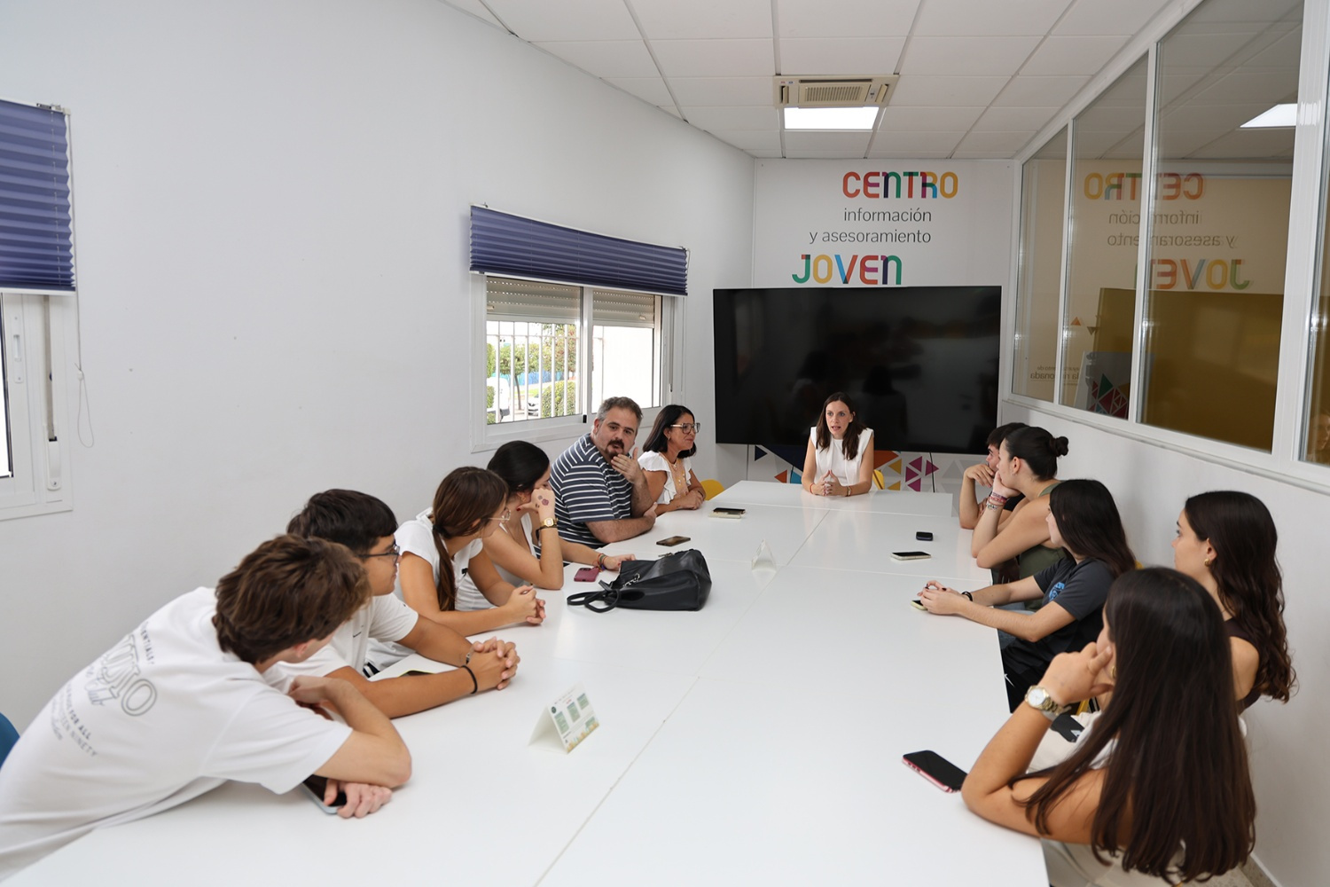 Nace ‘Andén 8’, nueva asociación juvenil vinculada a la movilidad internacional