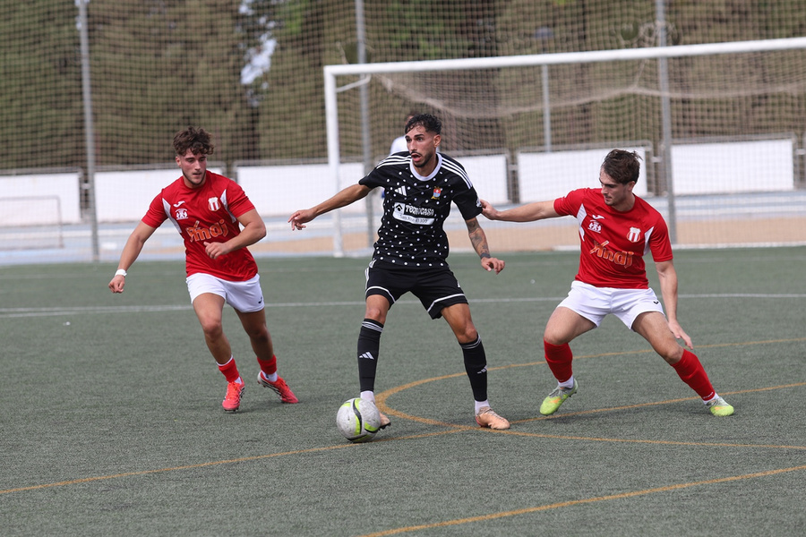 1-1: Perdona un triunfo contra nueve