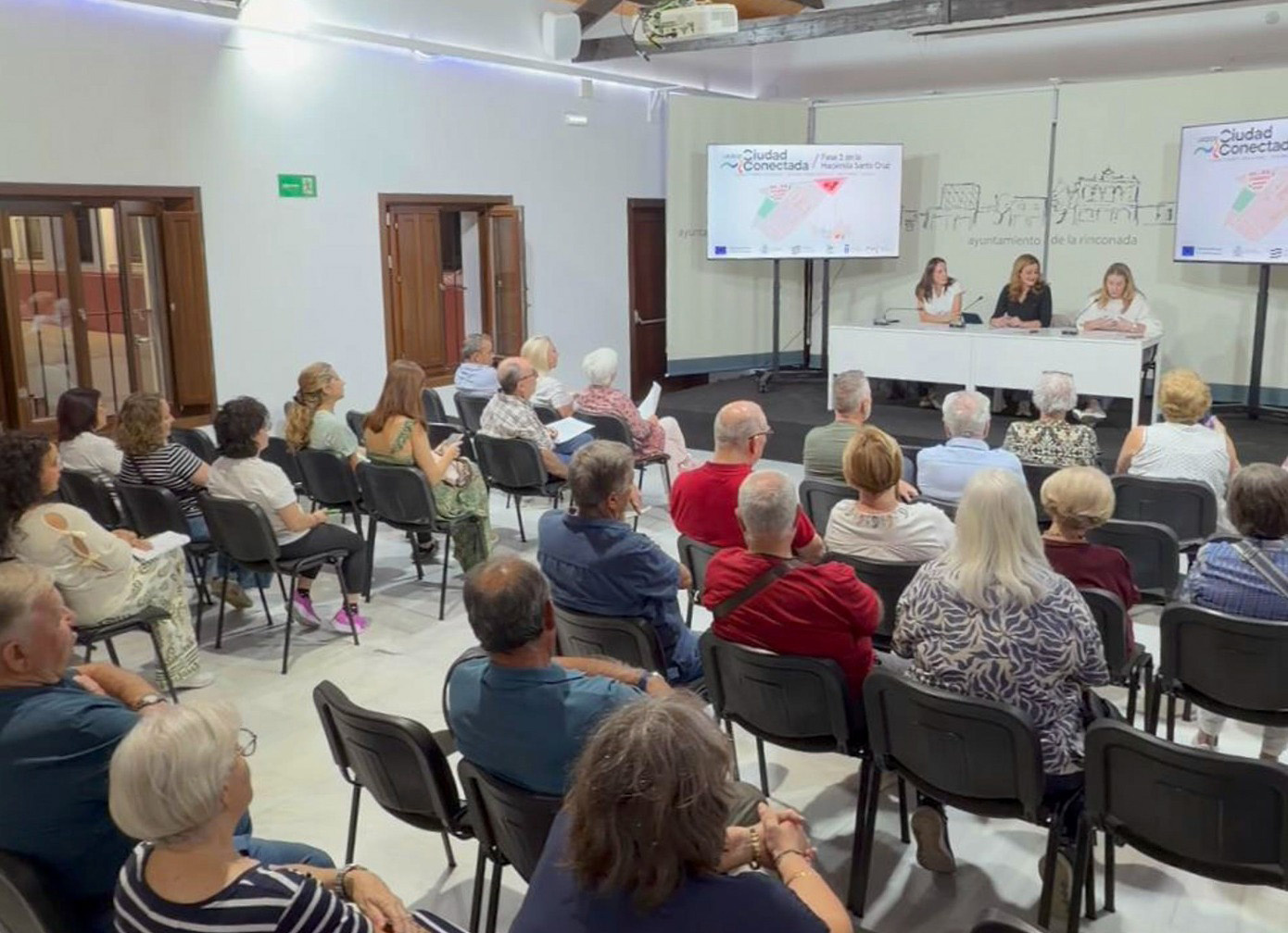 La ciudadanía examina una nueva fase de la transformación de la Hacienda Santa Cruz